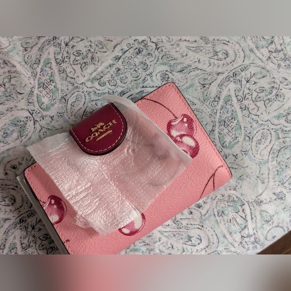 Coach Mollie Cherry 🍒 print handbag and wallet set - Picture 13 of 16